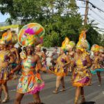 Lexique du carnaval : déboulé et défilés en communes